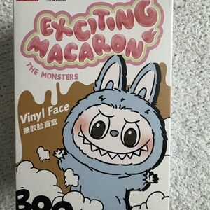 AUTHENTIC Exciting Macaron Labubu: Sea Salt Coconut